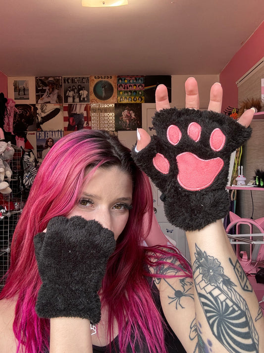 Bass Kitten Paws